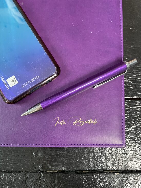 Pilnie kursi rokraksta un ciparu psiholoģijā